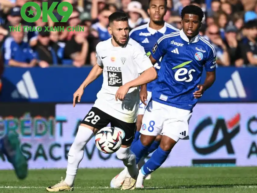 Angers trong mùa giải này gặp nhiều khó khăn (Ảnh: Ligue 1)